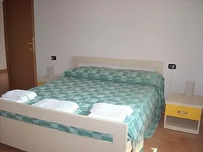 Villa Sleeps 6 Pool Wifi *