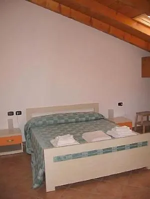 Sleeps 6 Pool Wifi * Ossuccio