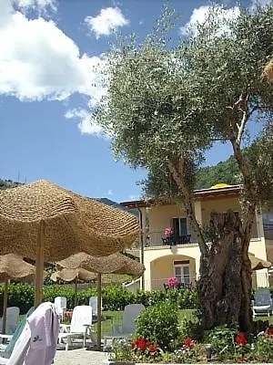 Villa Sleeps 6 Pool Wifi