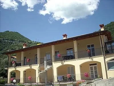 Sleeps 6 Pool Wifi * Ossuccio